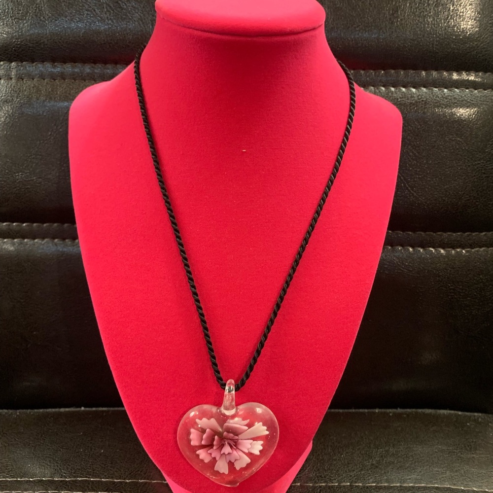 Glass Heart Stain Necklace 💕